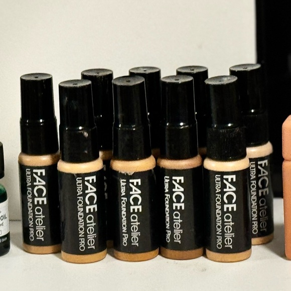 FACE ATELIER - 9 Ultra Foundation Pro SHADES - Picture 2 of 5